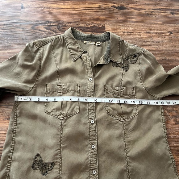 Holding Horses Army Green Butterfly Button Down Shirt Size 8 - Picture 11 of 13